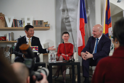 Pavel Fischer se setkal s exilovým prezidentem Tibetu Lobsangem Sangayem