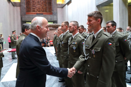 Pavel Fischer přivítal vojáky po návratu z operací v Afghánistánu, Mali a Velké Británii
