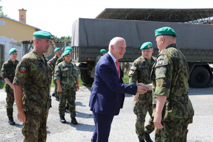 Pavel Fischer navštívil 7. mechanizovanou brigádu Armády České republiky