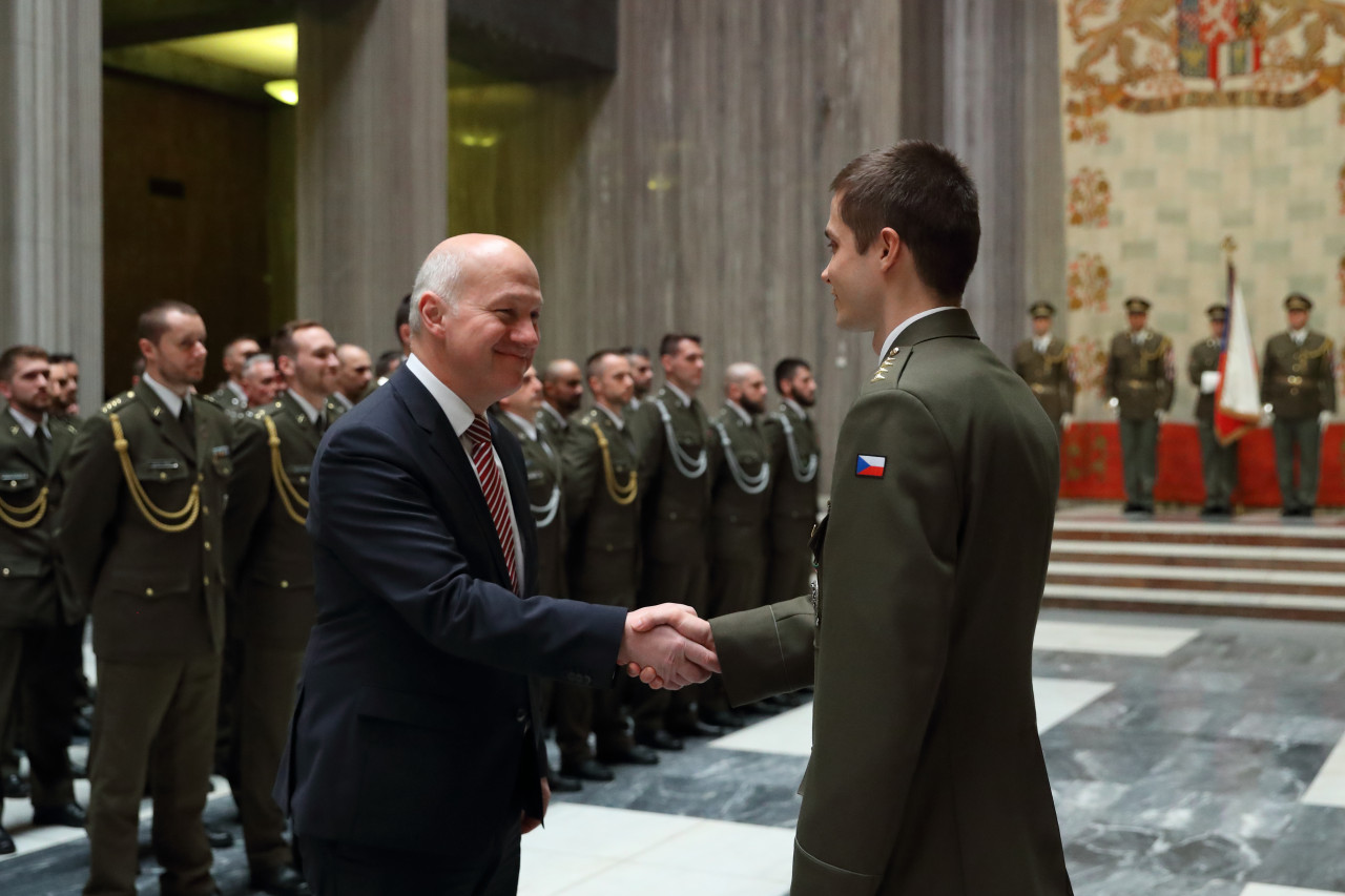 Pavel Fischer přivítal na Vítkově vojáky po návratu ze zahraničních operací