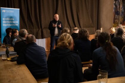 Pavel Fischer na veřejné diskuzi v Hostimi u Berouna