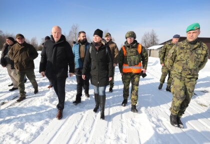 Pavel Fischer na návštěvě ukrajinských vojáků na Libavé