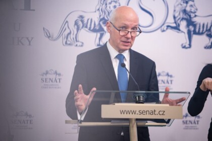 Bránit se manipulacím ze strany komunistické Číny a podporovat zapojení Tchaj-wanu do mezinárodní spolupráce